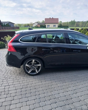 Volvo V60 cena 51900 przebieg: 213000, rok produkcji 2016 z Słupca małe 326